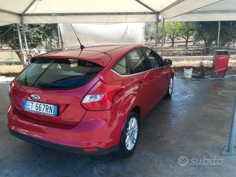 Usata 2014 Ford Focus Due volumi | 5800 € (Buon prezzo) - Immagine 1/4
