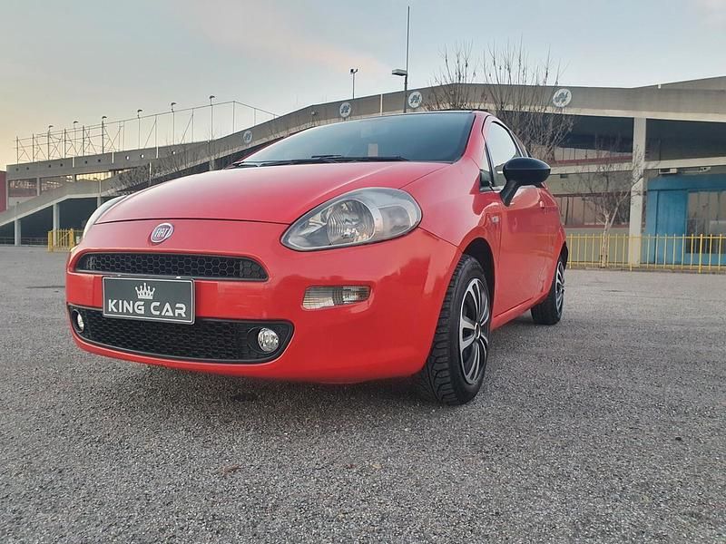 Usata Fiat Punto Street 75 CV (55 kW) 2013 Rosso Utilitaria