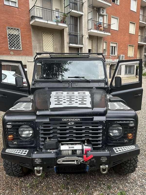 Usata Land Rover Defender 122 CV (89 kW) 2001 Nero Station wagon