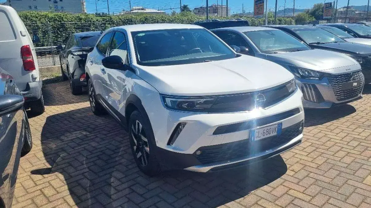 Usata Opel Mokka Elegance 101 CV (74 kW) 2023 Bianco SUV