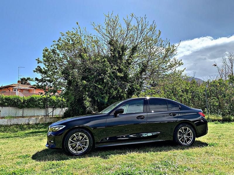 Usata BMW 318 150 CV (110 kW) 2020 Nero Berlina