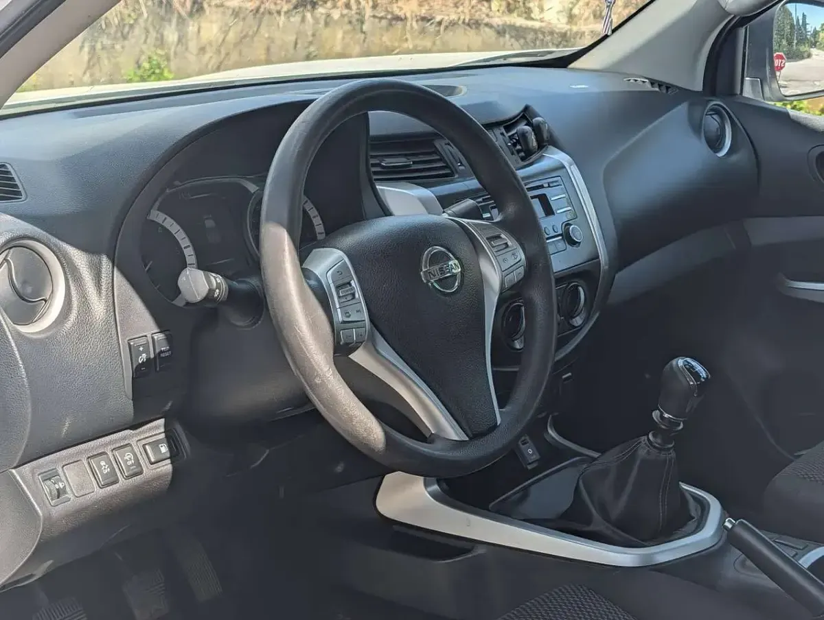Käytetty Nissan Navara Visia 163 HP (119 kW) 2019 Valkoinen Nouto