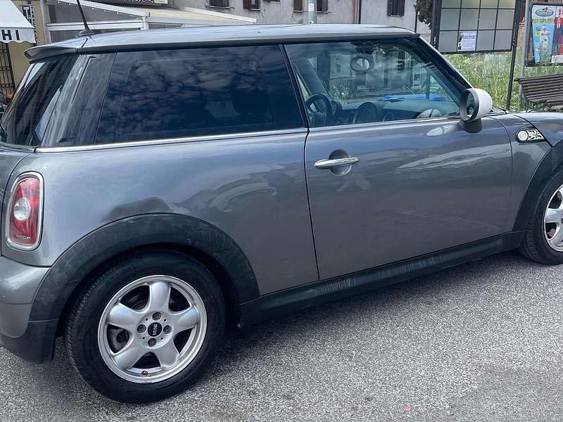 Usata Mini ONE 75 CV (55 kW) 2009 Grigio Utilitaria