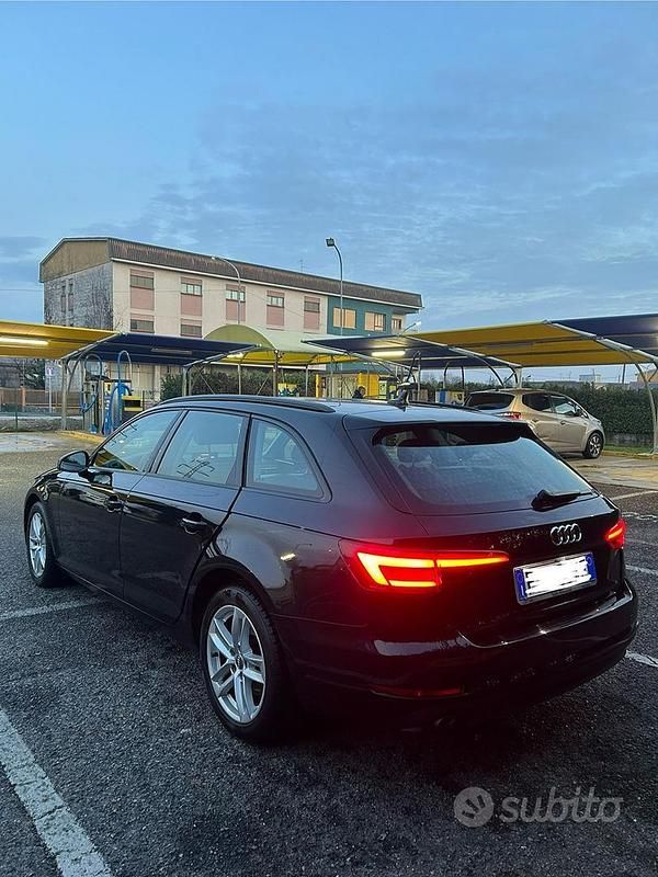 Usata Audi A4 122 CV (89 kW) 2018 Berlina