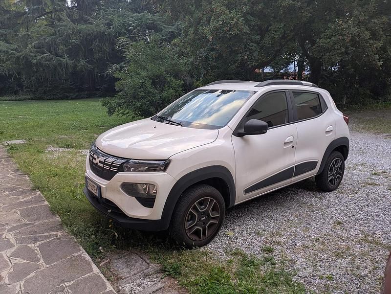 Bianco Usata 2023 Dacia Spring Essentiel Due volumi | 11.900 € (Ottimo prezzo) - Immagine 1/4