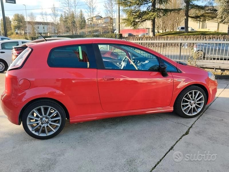 Usata Fiat Punto Sport 95 CV (69 kW) 2012 Rosso Utilitaria
