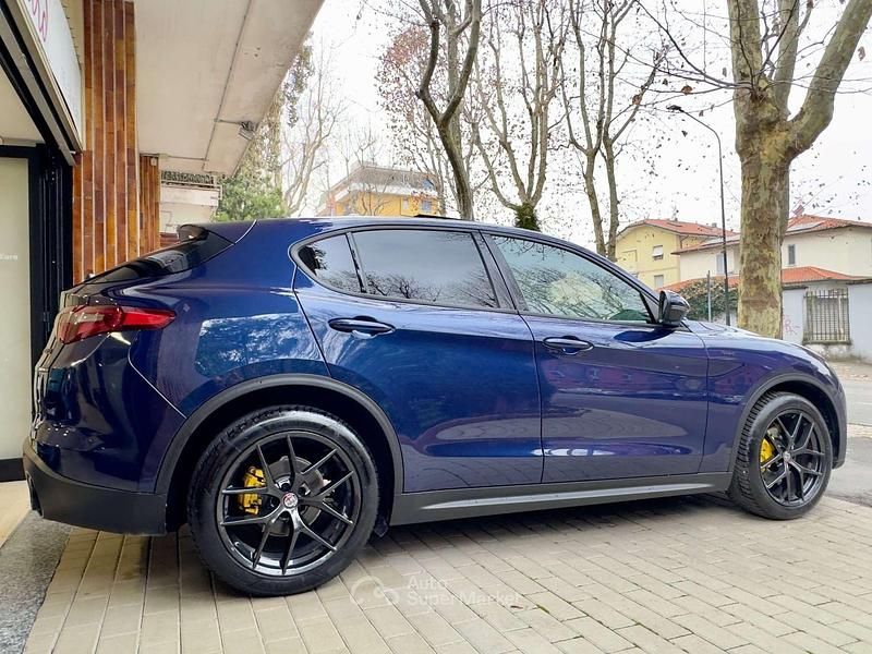 Usata Alfa Romeo Stelvio Sprint 190 CV (139 kW) 2021 Blu montecarlo SUV