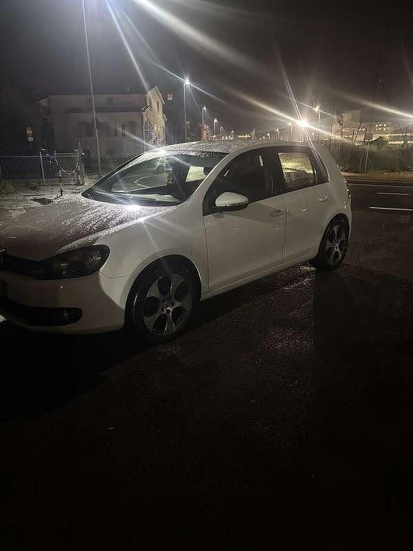 Usata VW Golf VI Highline 105 CV (77 kW) 2011 Bianco Utilitaria