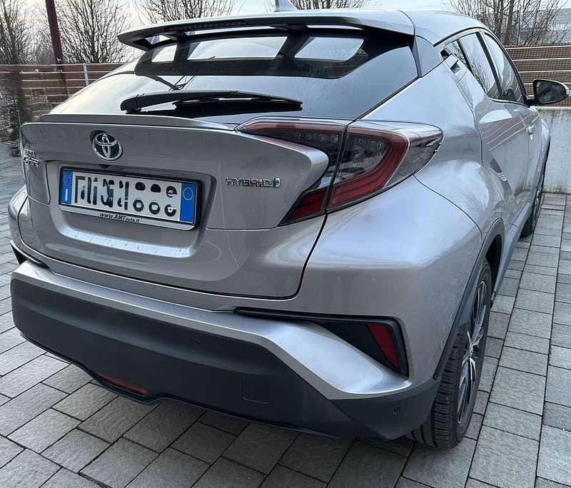 Usata Toyota C-HR Lounge 98 CV (72 kW) 2017 SUV