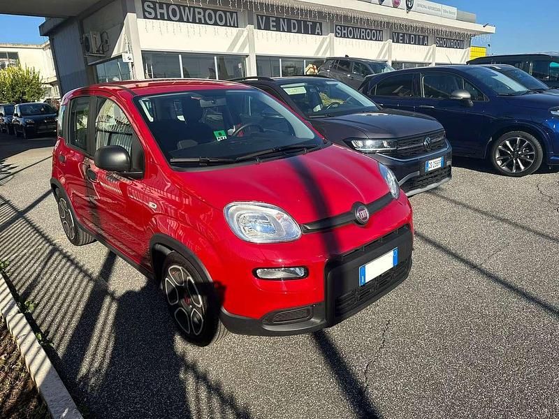 Rosso Usata 2024 Fiat Panda S Due volumi | 12.500 € (Buon prezzo) - Immagine 1/4