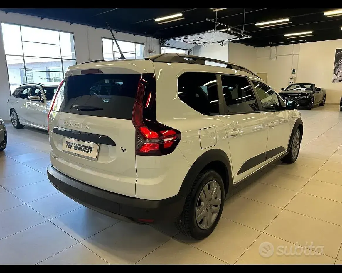 Usata Dacia Jogger Comfort 110 CV (80 kW) 2023 Bianco Monovolume