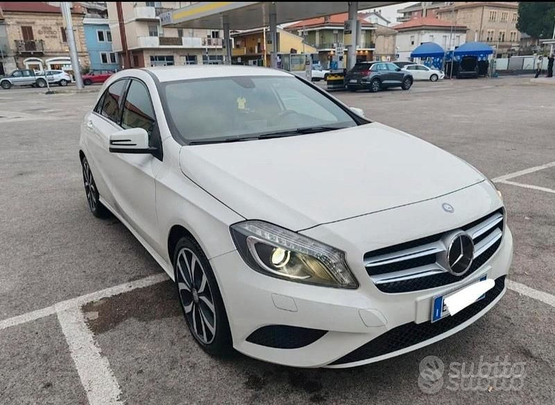 Usata Mercedes A180 109 CV (80 kW) 2015 Bianco Berlina