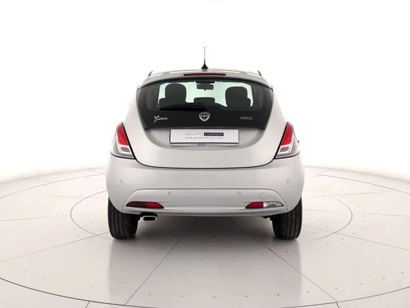 Usata Lancia Ypsilon Gold 70 CV (51 kW) 2022 Grigio Utilitaria