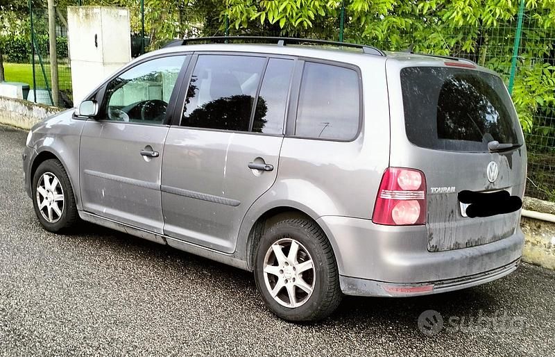 Usata VW Touran 102 CV (75 kW) 2008 Marrone Monovolume
