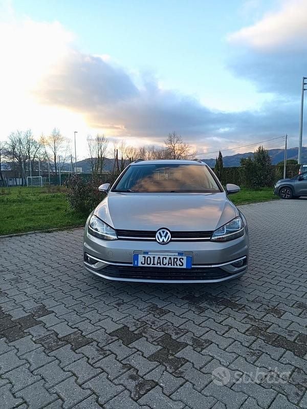 Usata VW Golf VII Executive 115 CV (84 kW) 2018 Grigio Station wagon