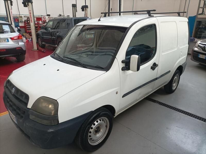Bianco Usata 2001 Fiat Doblò Monovolume | 1990 € (Super prezzo) - Immagine 1/4