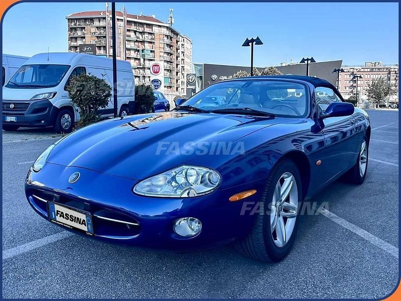 Usata Jaguar XK8 298 CV (219 kW) 2003 Blu Cabrio