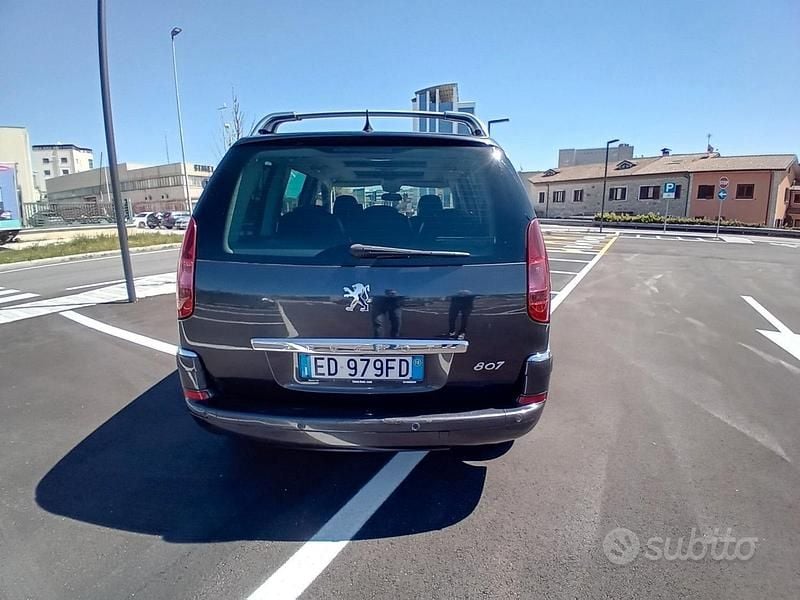 Usata Peugeot 807 Allure 163 CV (119 kW) 2010 Grigio Monovolume