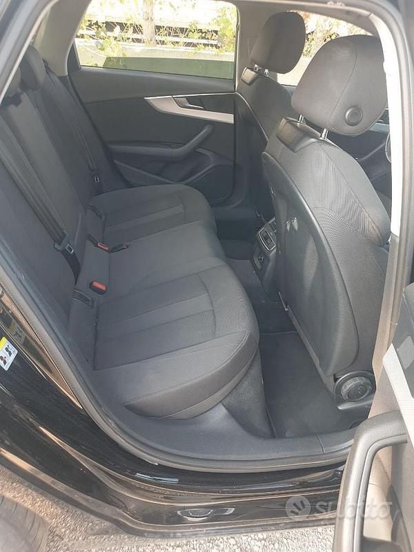 Usata Audi A4 Business 122 CV (89 kW) 2018 Nero Station wagon