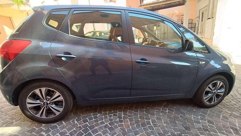 Usata Kia Venga Active 90 CV (66 kW) 2017 Blu/azzurro Utilitaria