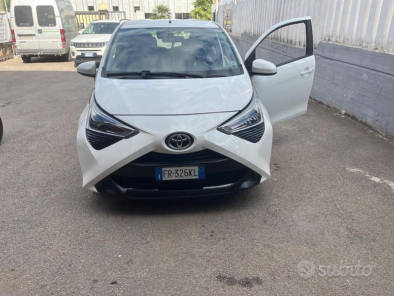 Bianco Usata 2018 Toyota Aygo Due volumi | 9000 € (Buon prezzo) - Immagine 1/4