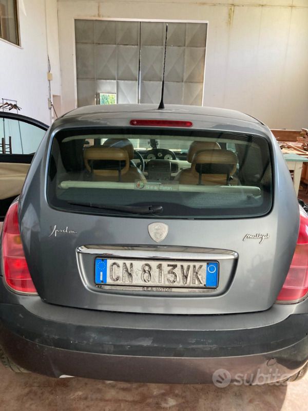 Usata Lancia Ypsilon 2004 Utilitaria