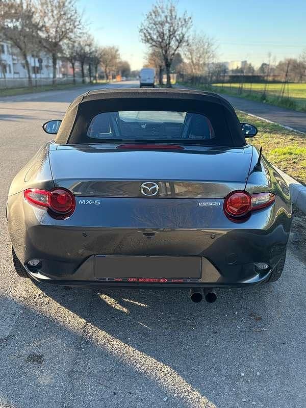 Begagnad Mazda MX5 Inclusive 184 HK (135 kW) 2022 Grå Cab