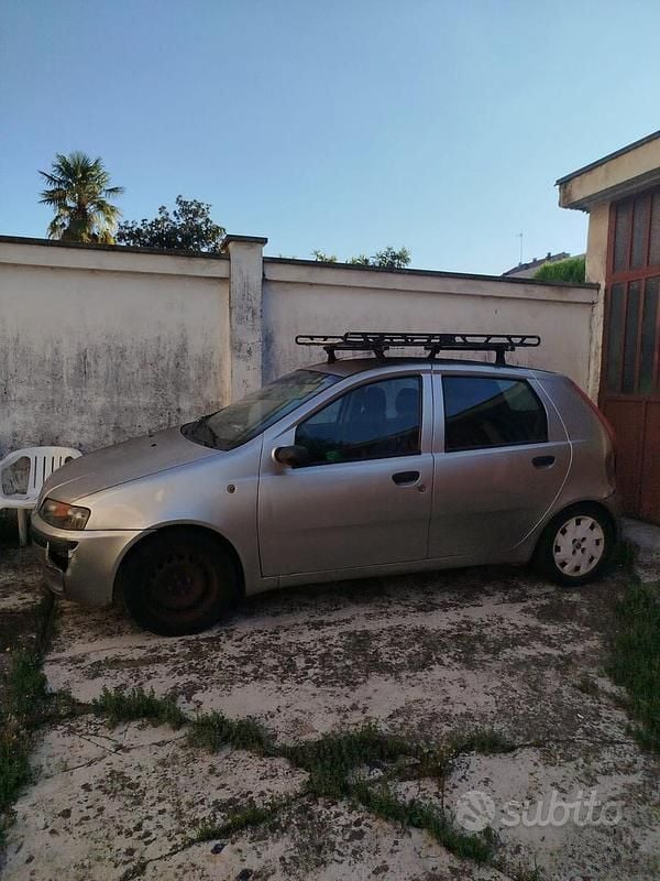 Grigio Usata 2002 Fiat Punto Due volumi | 1000 € (Ottimo prezzo) - Immagine 1/3