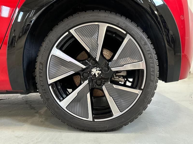 Usata Peugeot e-208 GT 100 kW (136 CV) 2022 Rosso Utilitaria