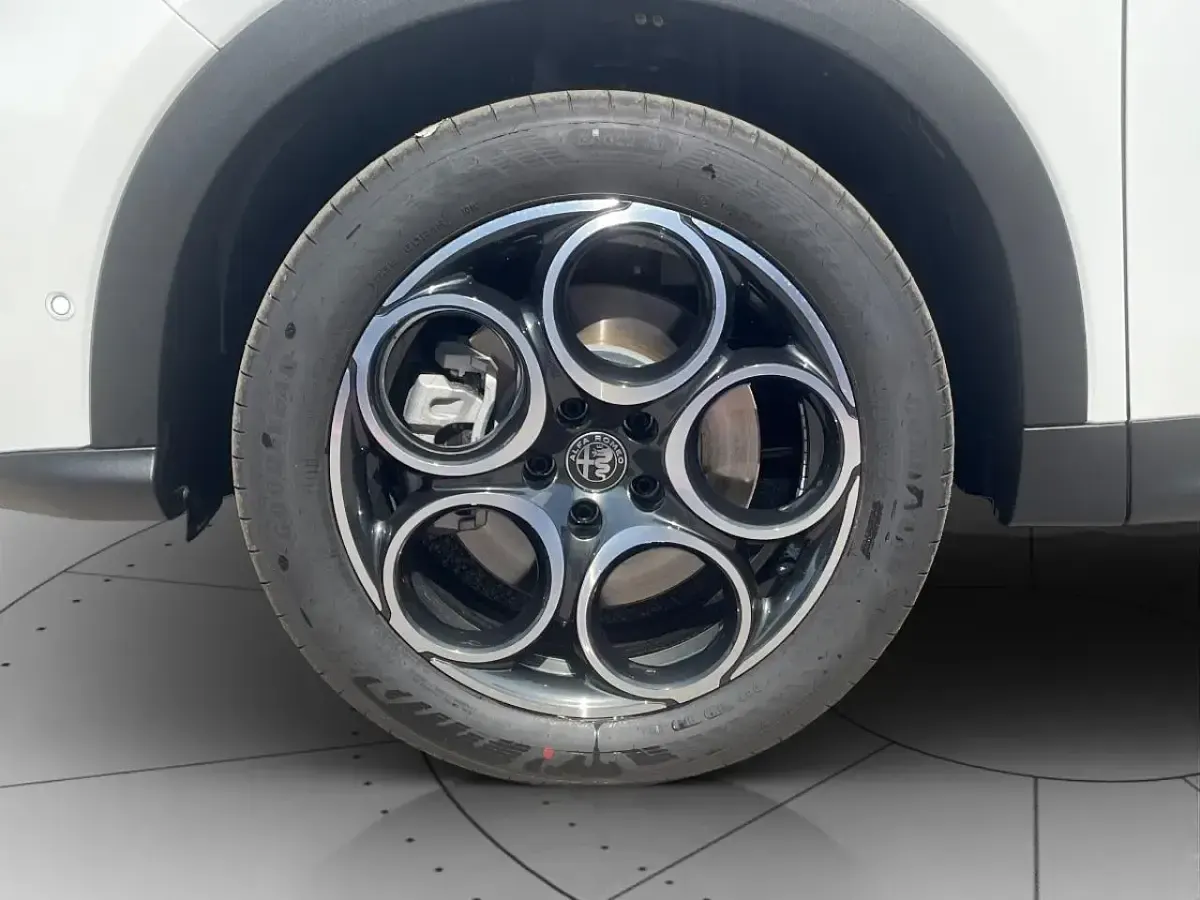 Nuova Alfa Romeo Tonale Sprint 179 CV (131 kW) 2025 Bianco SUV