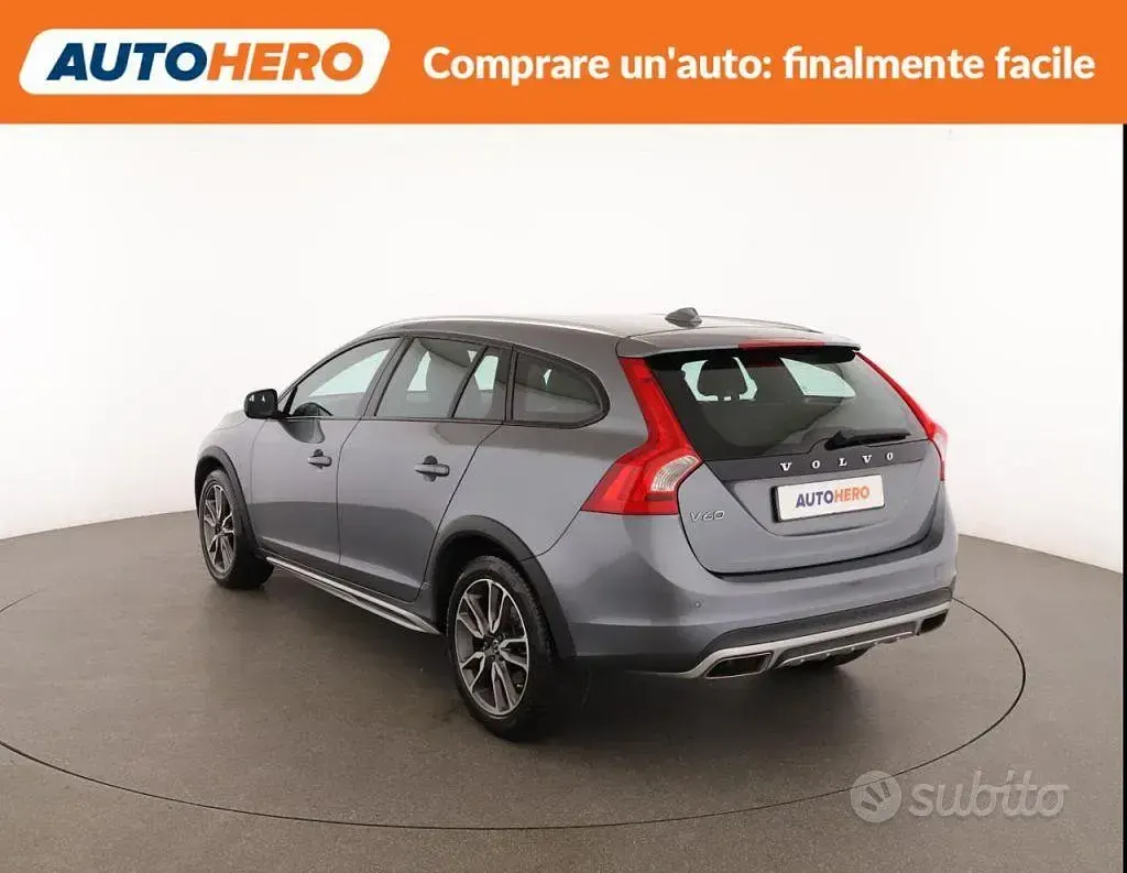 Usata Volvo V60 CC Momentum 150 CV (110 kW) 2015 Grigio Station wagon