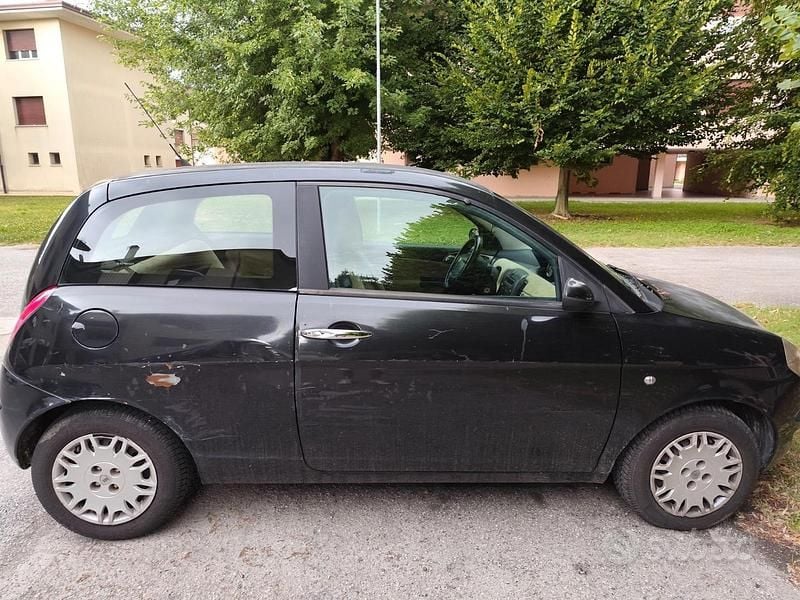 Nero Usata 2005 Lancia Ypsilon Due volumi | 1000 € (Super prezzo) - Immagine 1/4