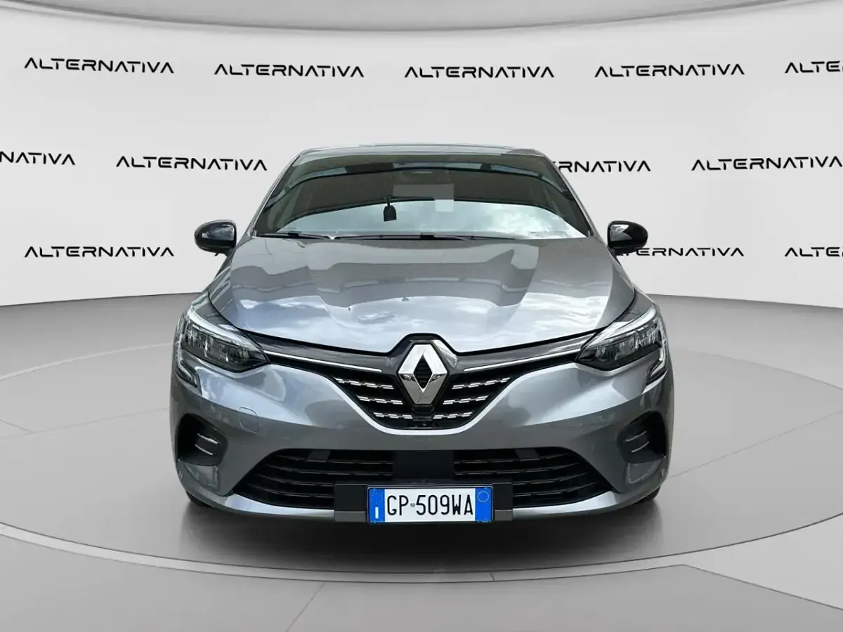 Usata Renault Clio V Techno 145 CV (106 kW) 2023 Grigio Utilitaria