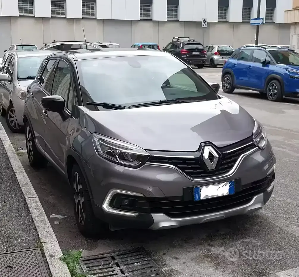 Usata Renault Captur 90 CV (66 kW) 2018 Grigio SUV
