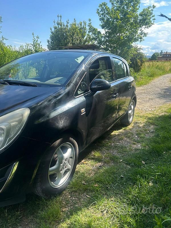 Usata Opel Corsa 85 CV (62 kW) 2015 Nero Utilitaria