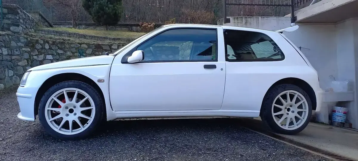 Usata Renault Clio 135 CV (99 kW) 1995 Utilitaria