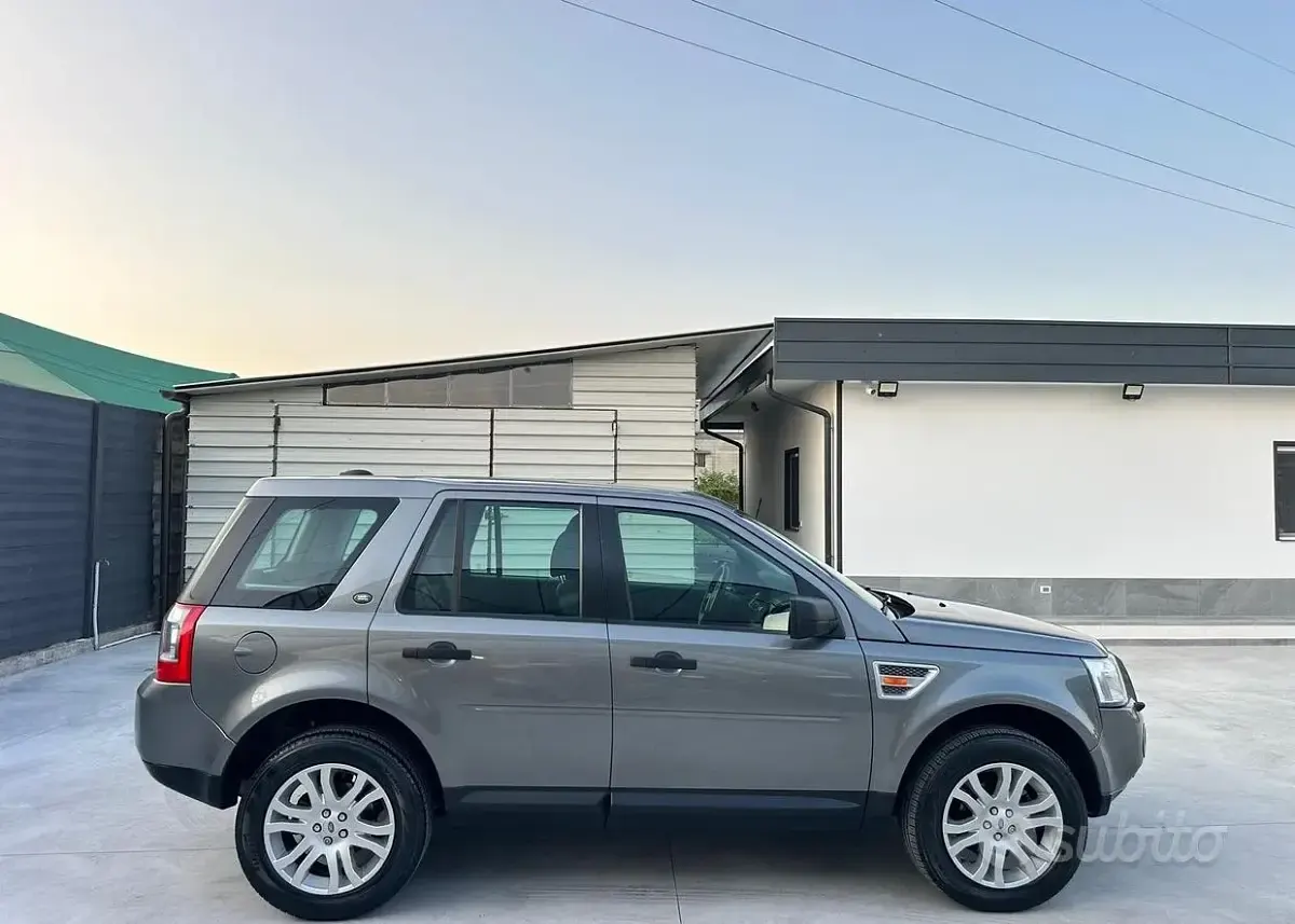 Usata Land Rover Freelander 2 HSE 160 CV (117 kW) 2007 Grigio SUV
