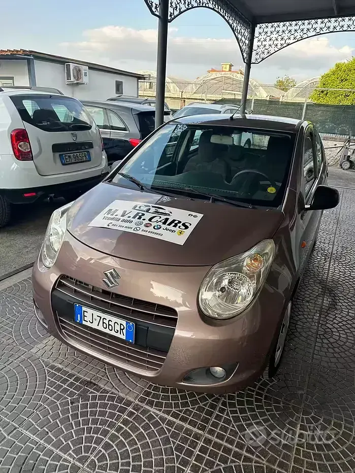 Usata Suzuki Alto GLX 68 CV (50 kW) 2011 Marrone Utilitaria