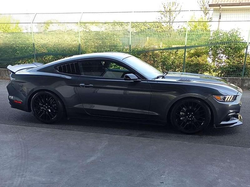 Usata Ford Mustang Fastback 317 CV (233 kW) 2017 Grigio Coupé