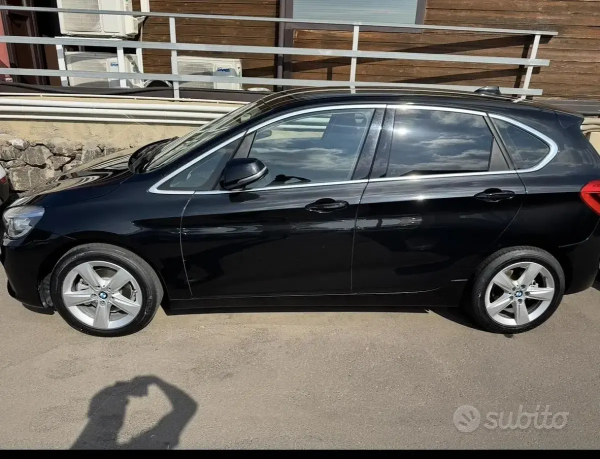 Usata BMW 218 Active Tourer Comfort Edition 150 CV (110 kW) 2015 Nero Monovolume