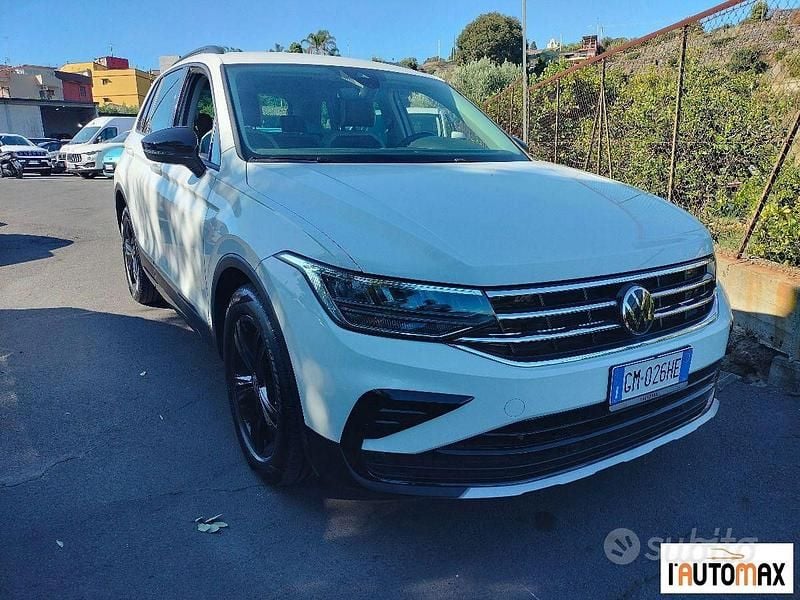 Usata VW Tiguan R-line 150 CV (110 kW) 2023 Bianco SUV