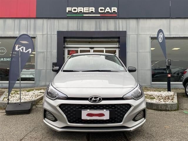 Argento Usata 2020 Hyundai i20 Tre volumi | 9500 € (Ottimo prezzo) - Immagine 1/4