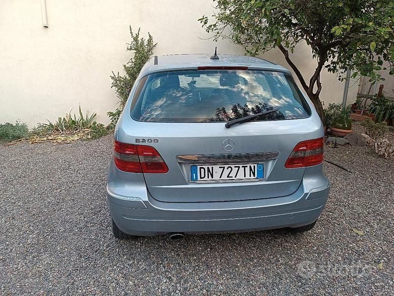 Usata Mercedes B200 136 CV (100 kW) 2008 Blu Monovolume