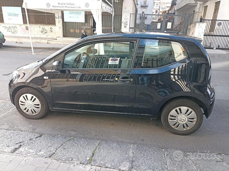 Usata VW up! take up! 68 CV (50 kW) 2014 Nero Utilitaria