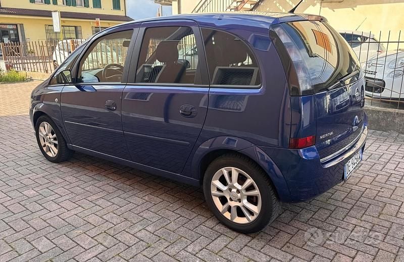Usata Opel Meriva 105 CV (77 kW) 2006 Blu Monovolume