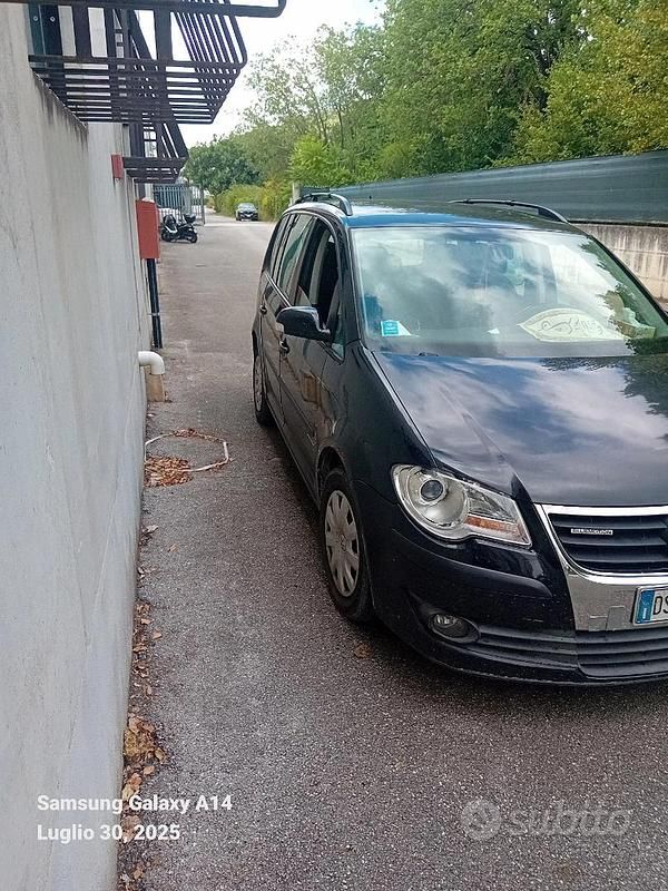 Usata VW Touran 105 CV (77 kW) 2008 Nero Monovolume