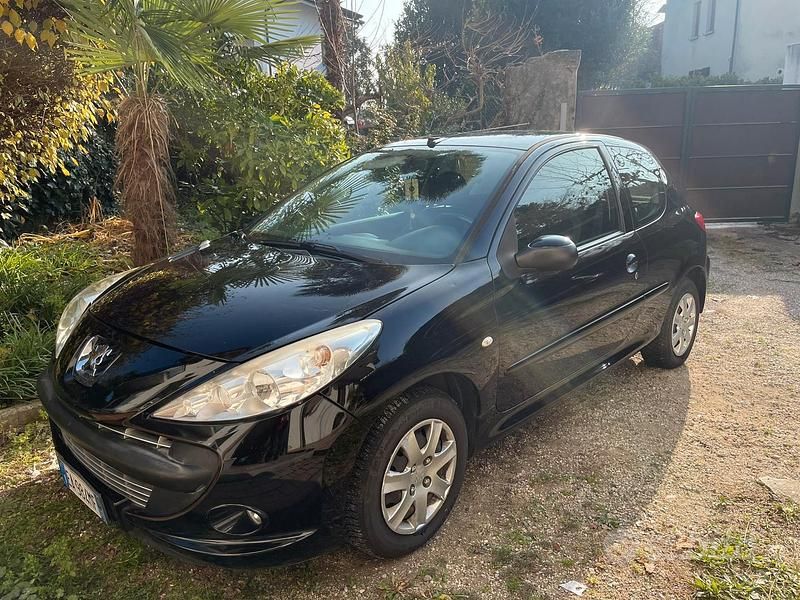 Nero Usata 2010 Peugeot 206+ Due volumi | 2750 € - Immagine 1/4
