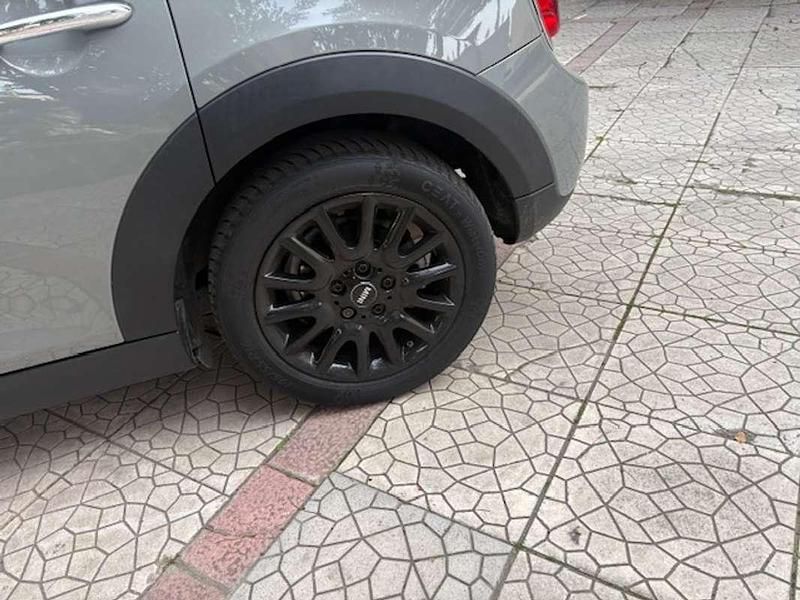 Usata Mini Cooper D 116 CV (85 kW) 2019 Verde Utilitaria