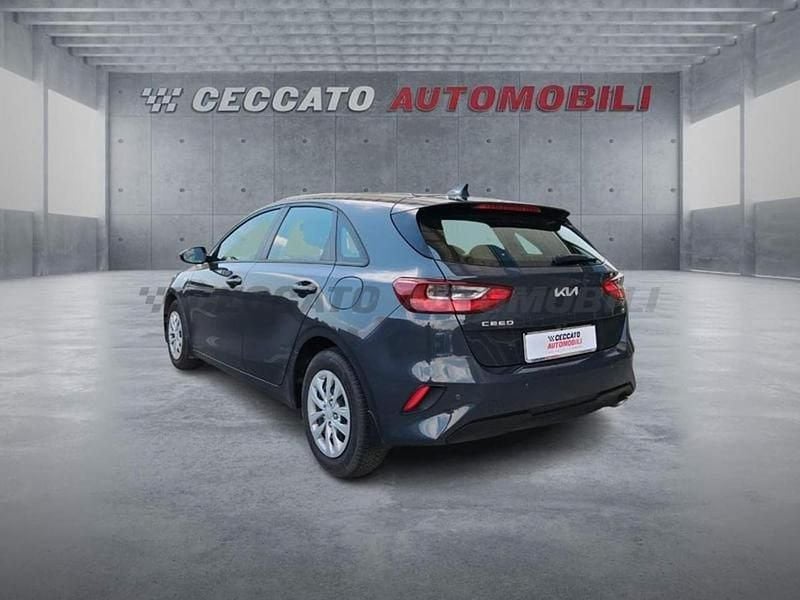 Usata Kia Ceed Urban 120 CV (88 kW) 2022 Grigio Utilitaria