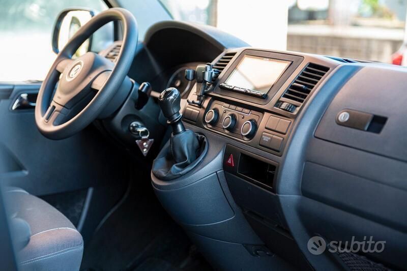 Usata VW Multivan 102 CV (75 kW) 2011 Grigio Monovolume